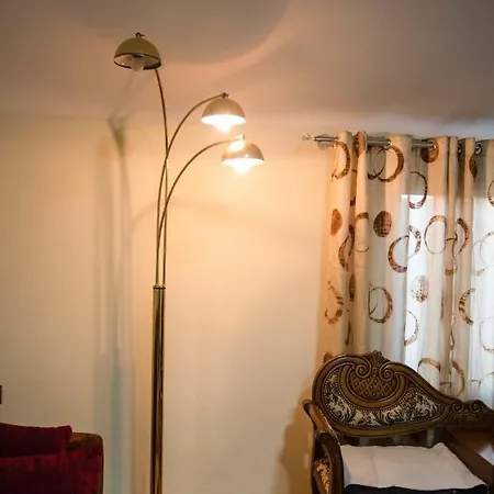 Bujtina Loren, Korce Daire Görice